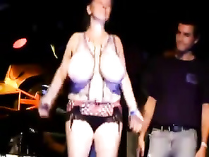 Redneck girl with big tits rides mechanical bull
