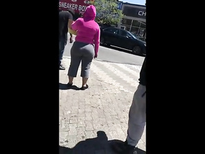 Huge booty Dominican GILF