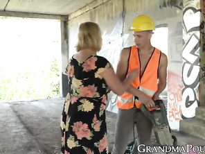 GILF cowgirl makes teenage construction worker cum