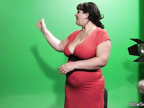 He licking her plump cunt before dick riding