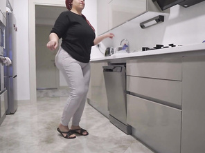 My stepmother is giving me a dance performance. 2_bbw_2_video_2
