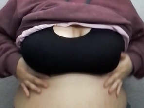 Topheavy Young Masturbating While Female Ejaculation
